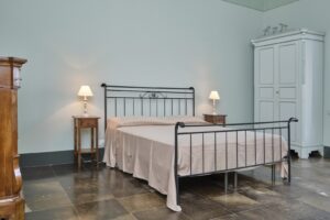 Descubra na I Camas: Cama de ferro para casal é um bom investimento?